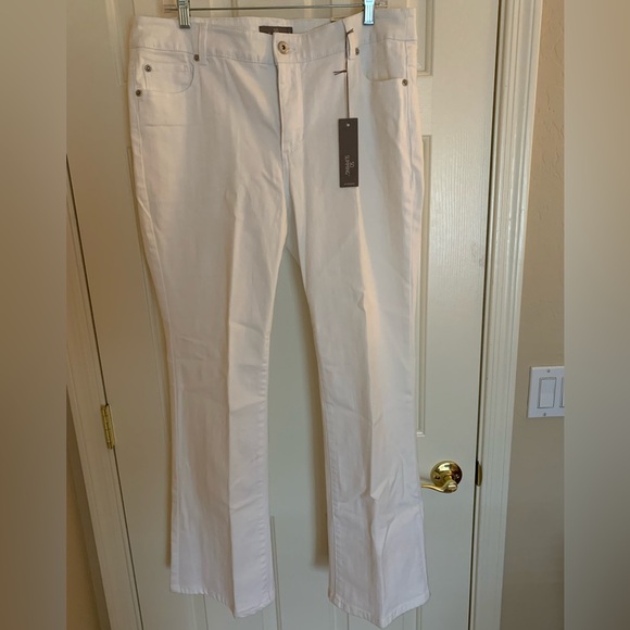 NWT Chicos “So Slimming” boot-cut denim white 5-pocket sz 2.5 (approx 14) - Picture 4 of 10